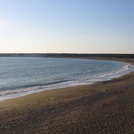 Love Nest Apartment Paphos Kamer foto