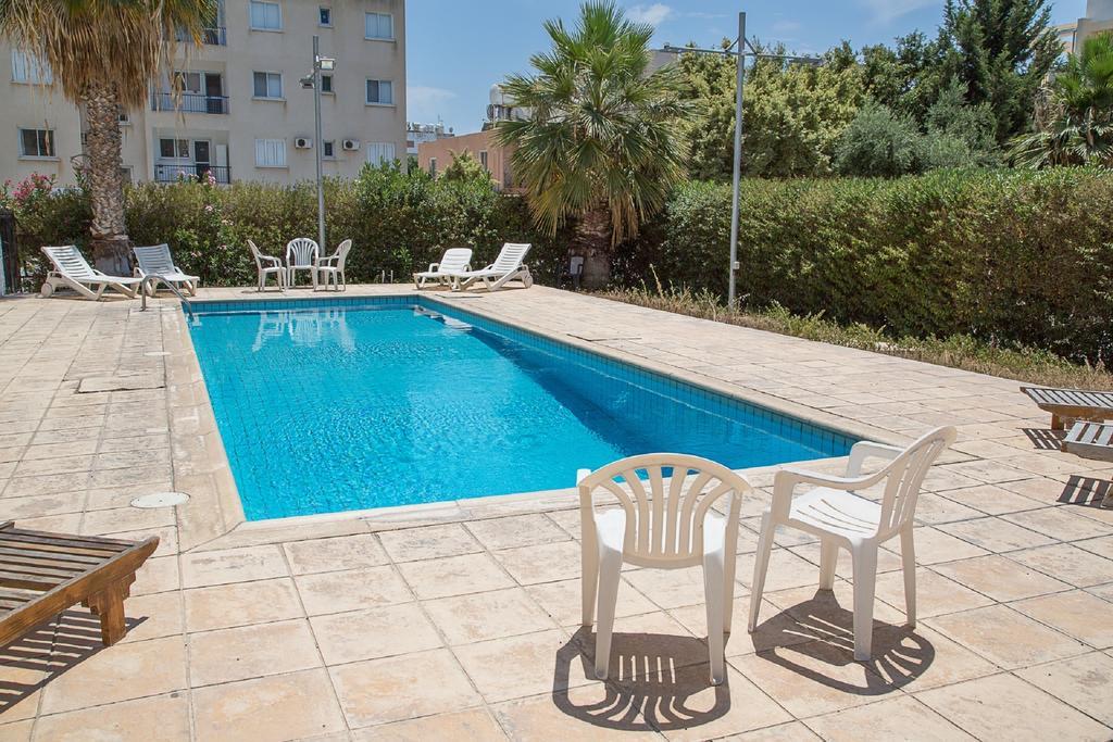 Love Nest Apartment Paphos Kamer foto