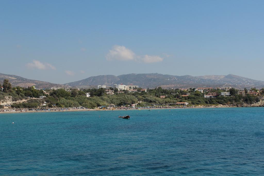Love Nest Apartment Paphos Kamer foto
